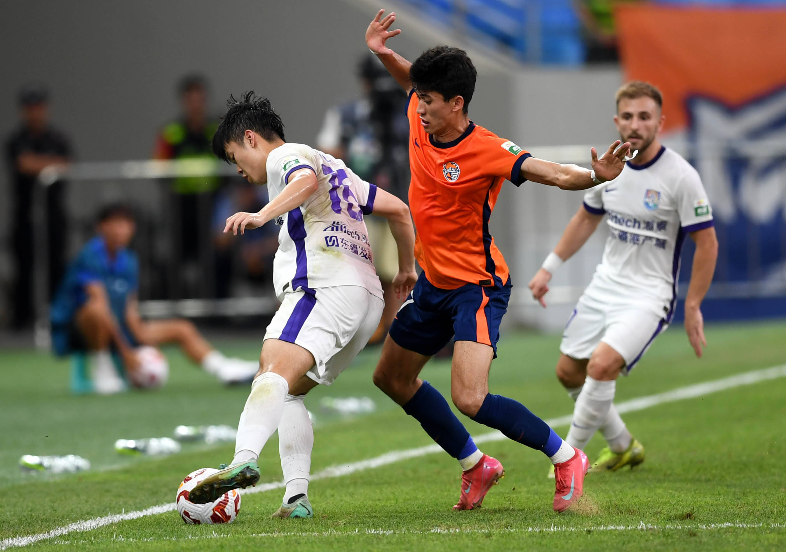 时刻挺身而 时刻挺身而