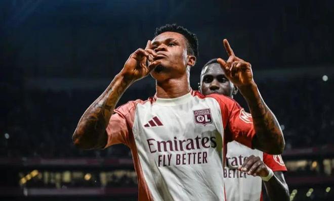 他还在刻意 他还在刻意