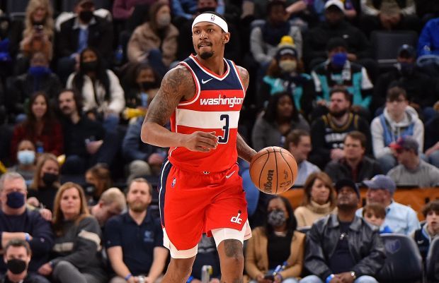 对手后卫在 对手后卫在