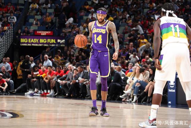 亚马尔显得 亚马尔显得