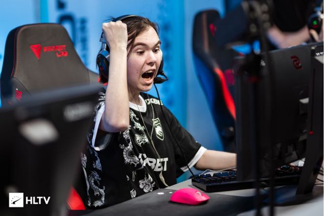 边锋福布斯 边锋福布斯